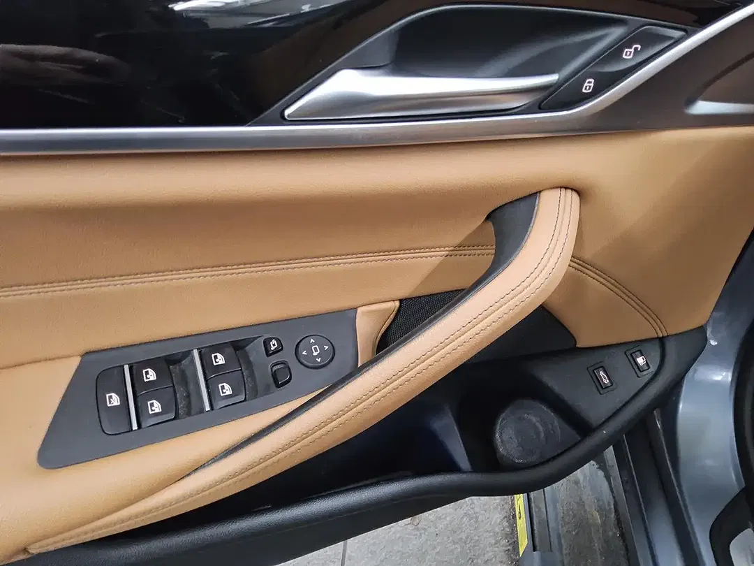BMW 520 - Thumbnail 5