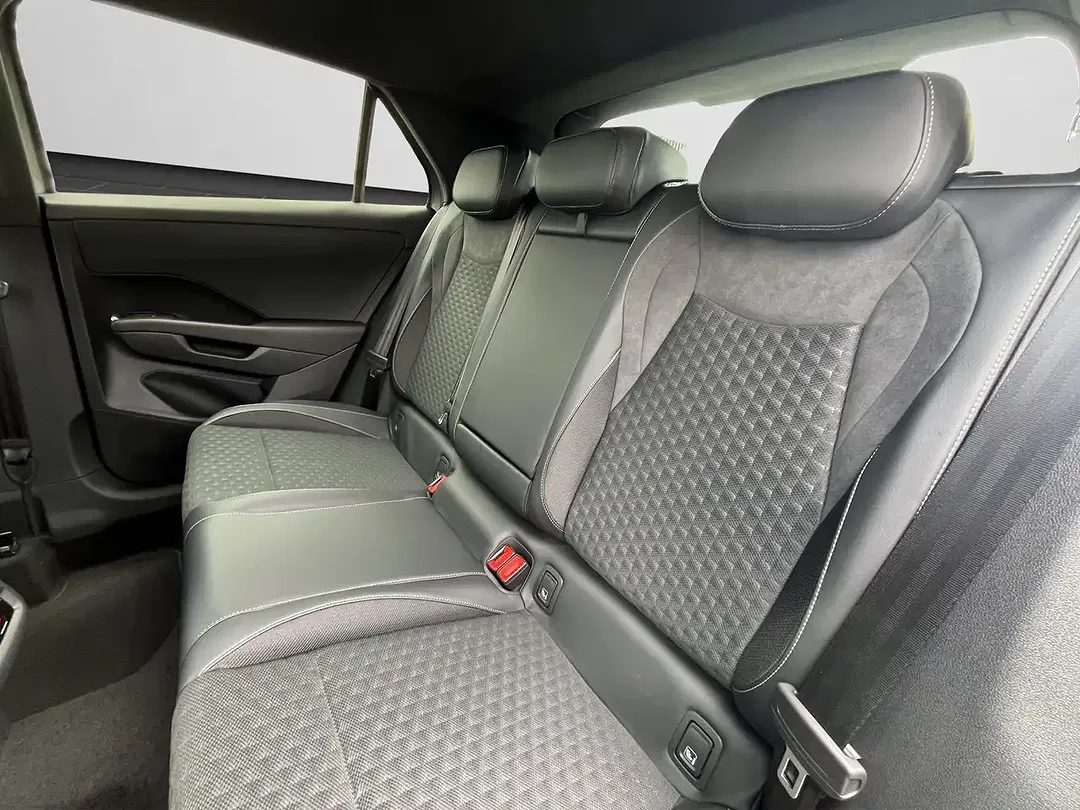 Volkswagen T-Roc 1.5 eTSI R-Line - Thumbnail 14
