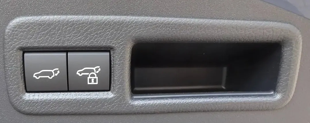 Subaru Solterra AWD Comfort - Thumbnail 10