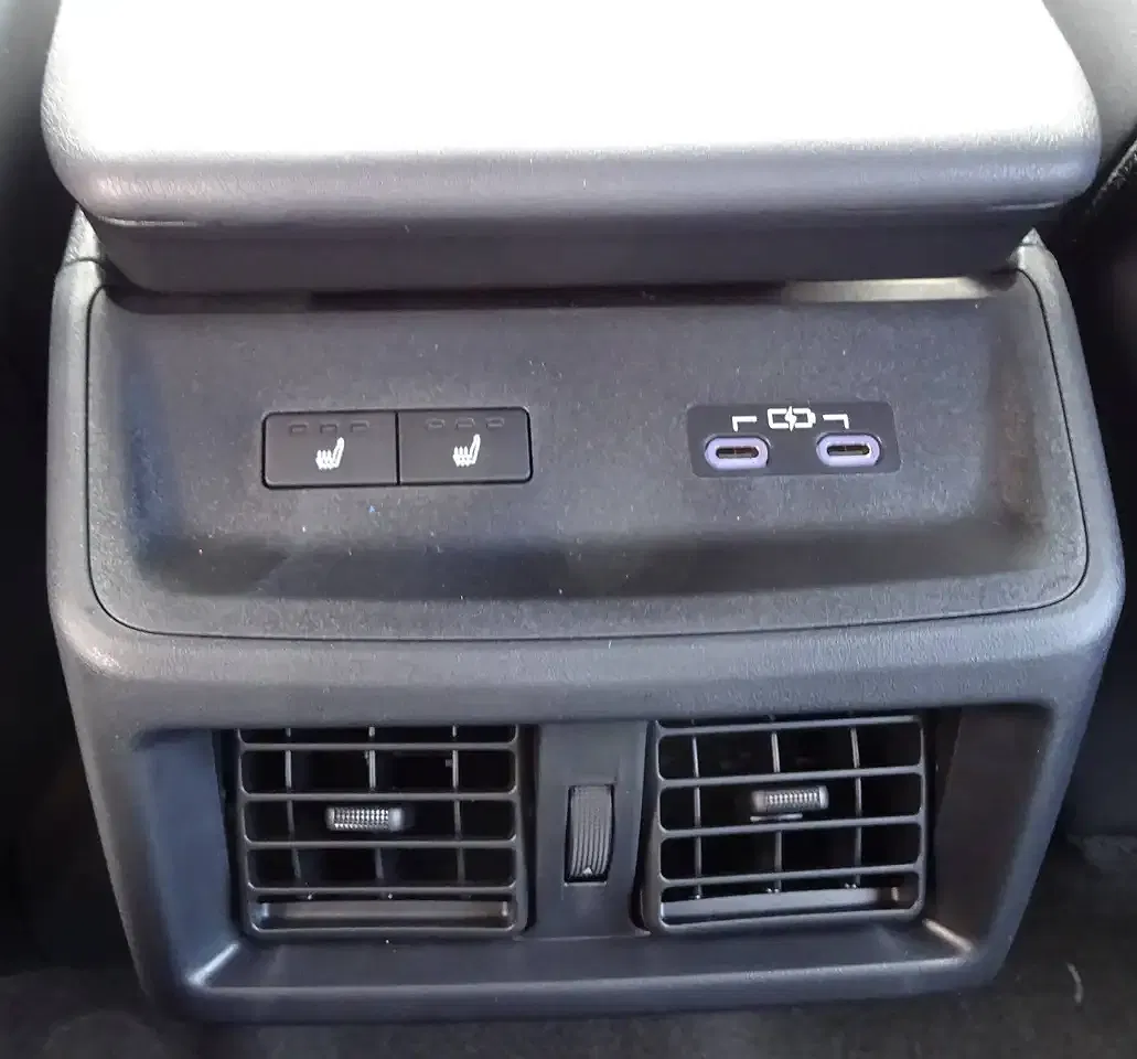 Subaru Solterra AWD Comfort - Thumbnail 15