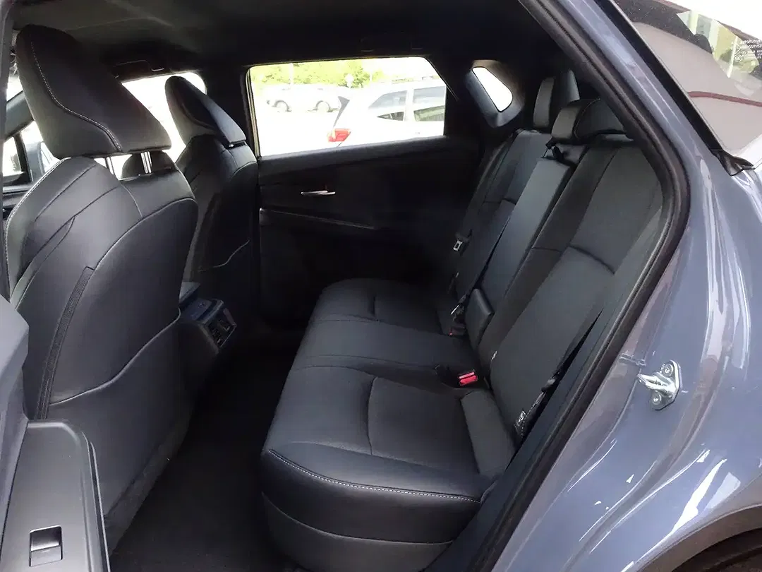 Subaru Solterra AWD Comfort - Thumbnail 16