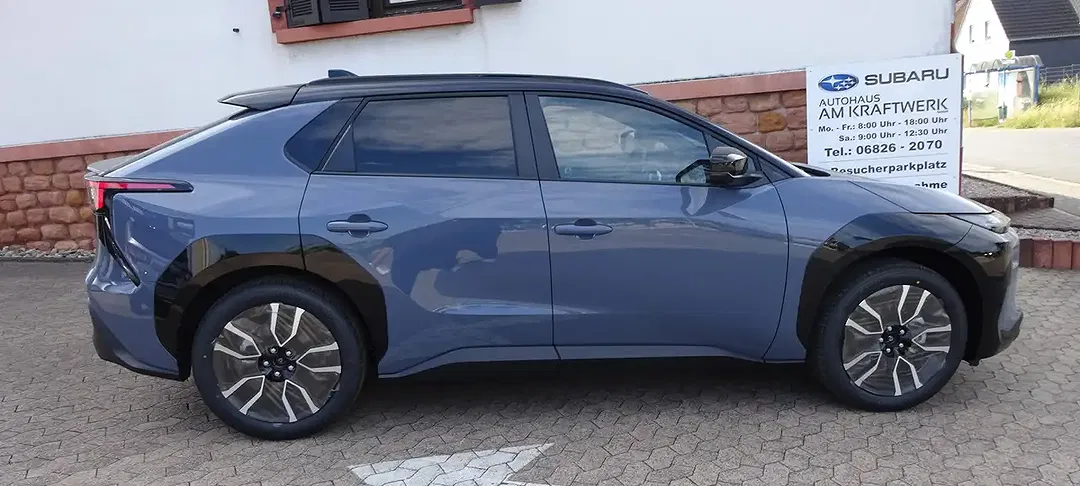 Subaru Solterra AWD Comfort - Thumbnail 5