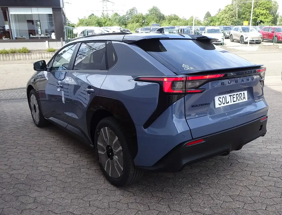 Subaru Solterra AWD Comfort - Thumbnail 6