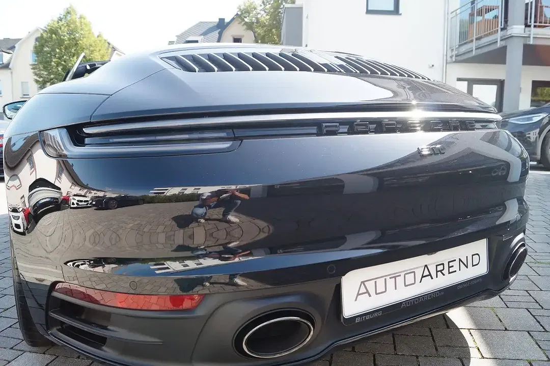 Porsche 911 Carrera 4S Cabriolet - Thumbnail 10