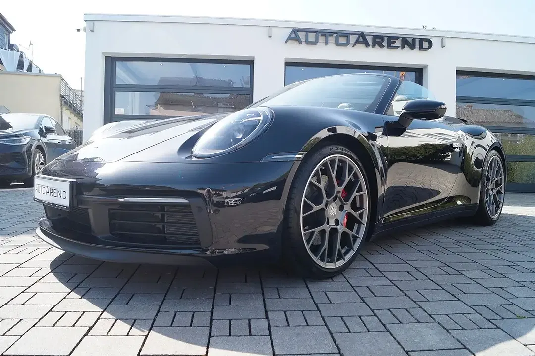 Porsche 911 Carrera 4S Cabriolet - Thumbnail 11