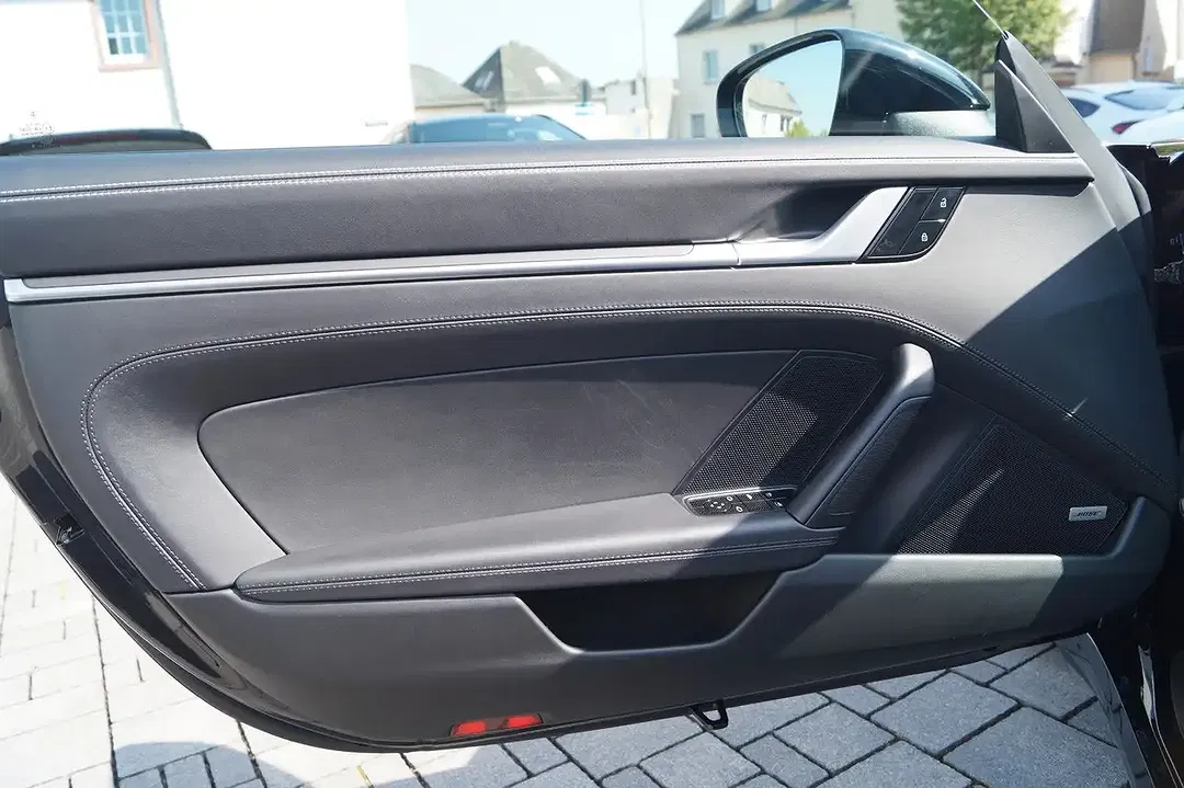 Porsche 911 Carrera 4S Cabriolet - Thumbnail 15