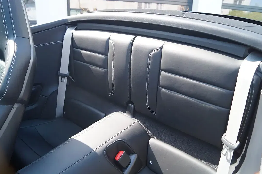 Porsche 911 Carrera 4S Cabriolet - Thumbnail 18