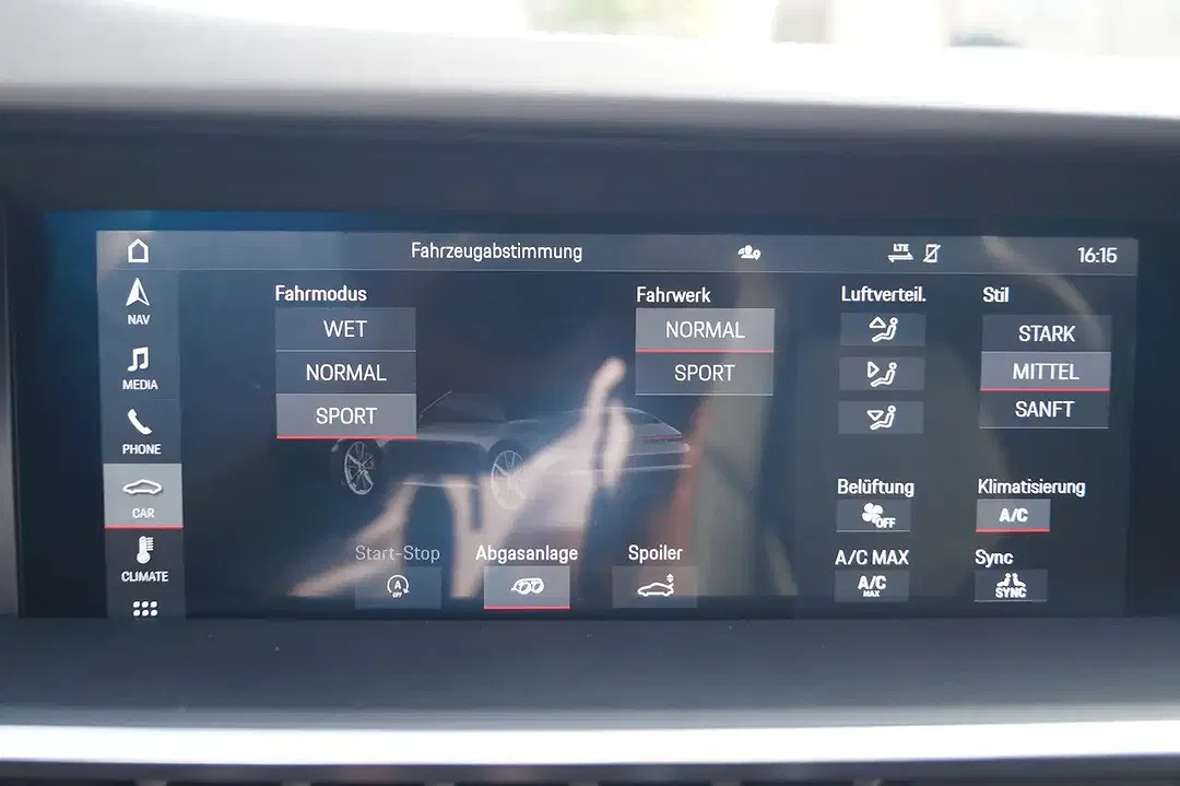 Porsche 911 Carrera 4S Cabriolet - Thumbnail 26