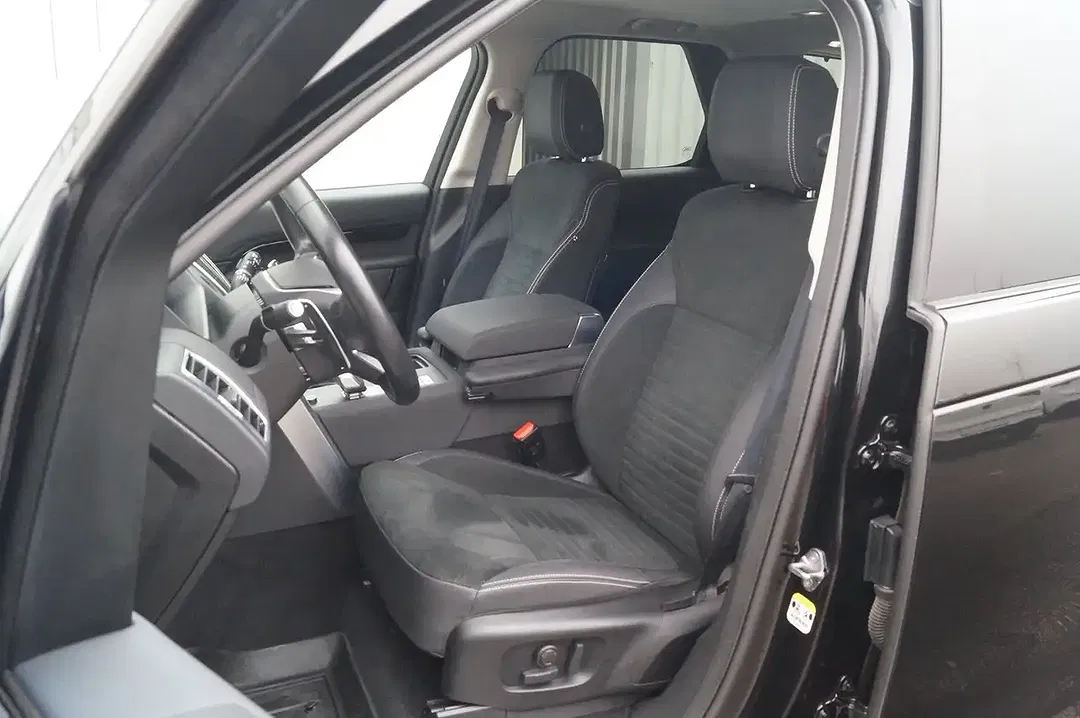 Land Rover Discovery D250 AUT 4x4 - Thumbnail 7