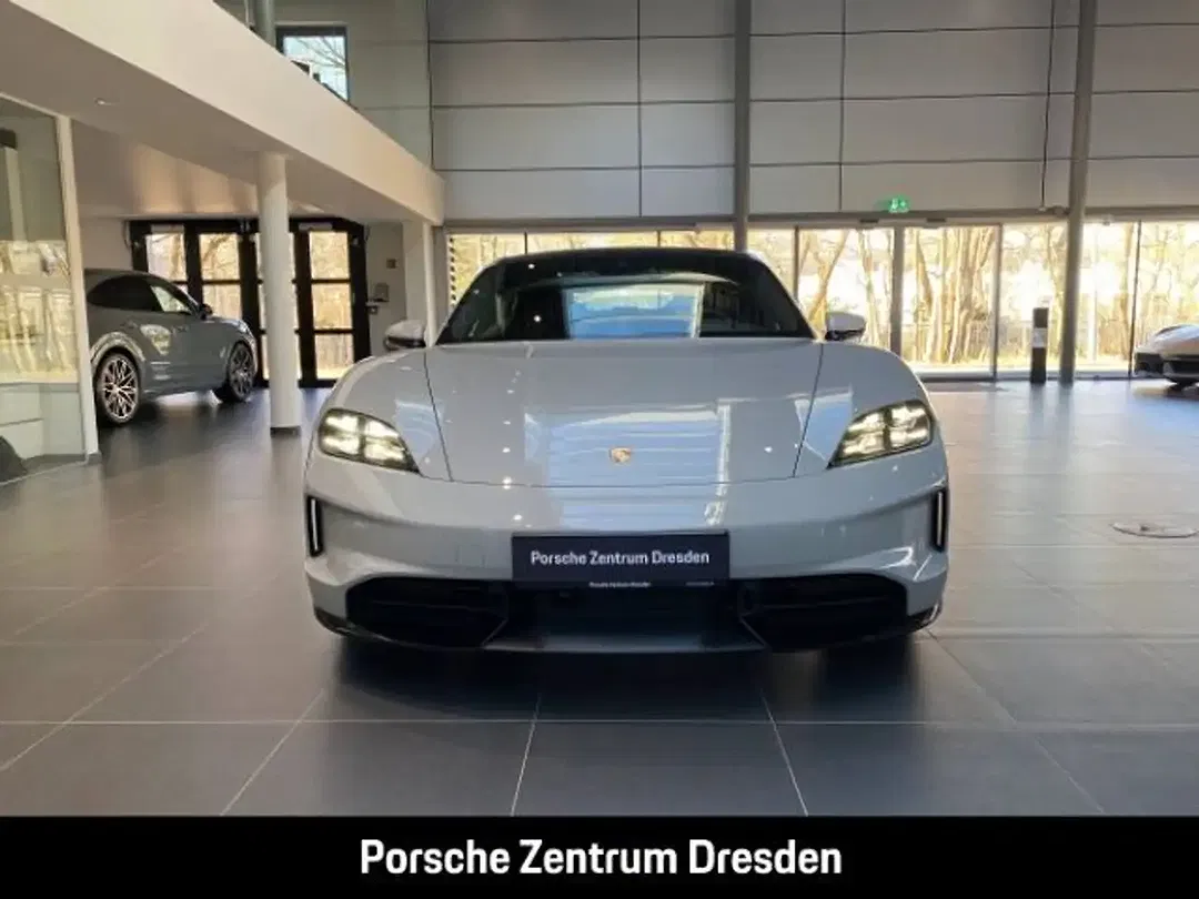 Porsche Taycan GTS Active - Thumbnail 10