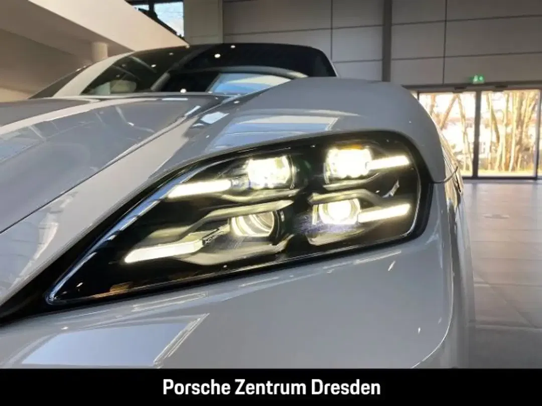 Porsche Taycan GTS Active - Thumbnail 13