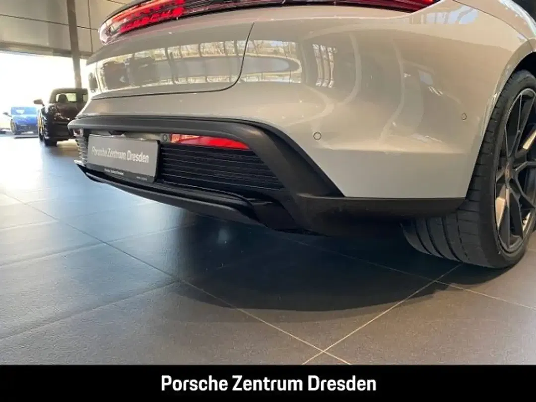 Porsche Taycan GTS Active - Thumbnail 14