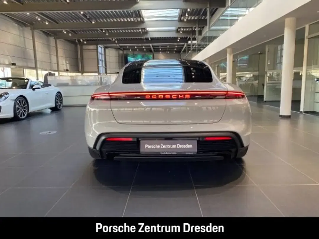 Porsche Taycan GTS Active - Thumbnail 6