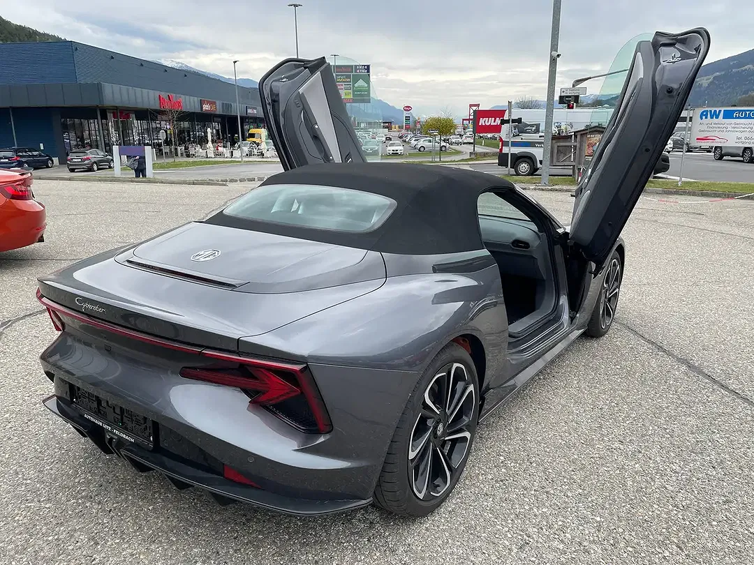 MG Cyberster GT - Thumbnail 4