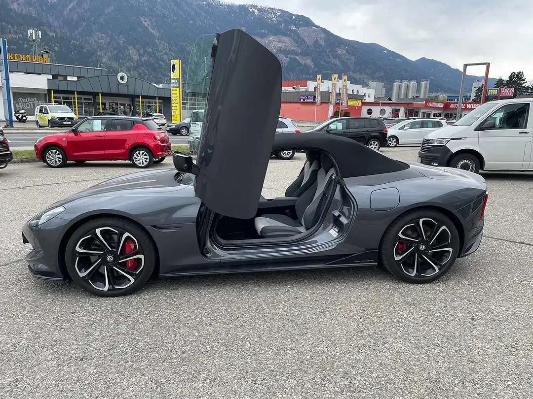 MG Cyberster GT - Thumbnail 6