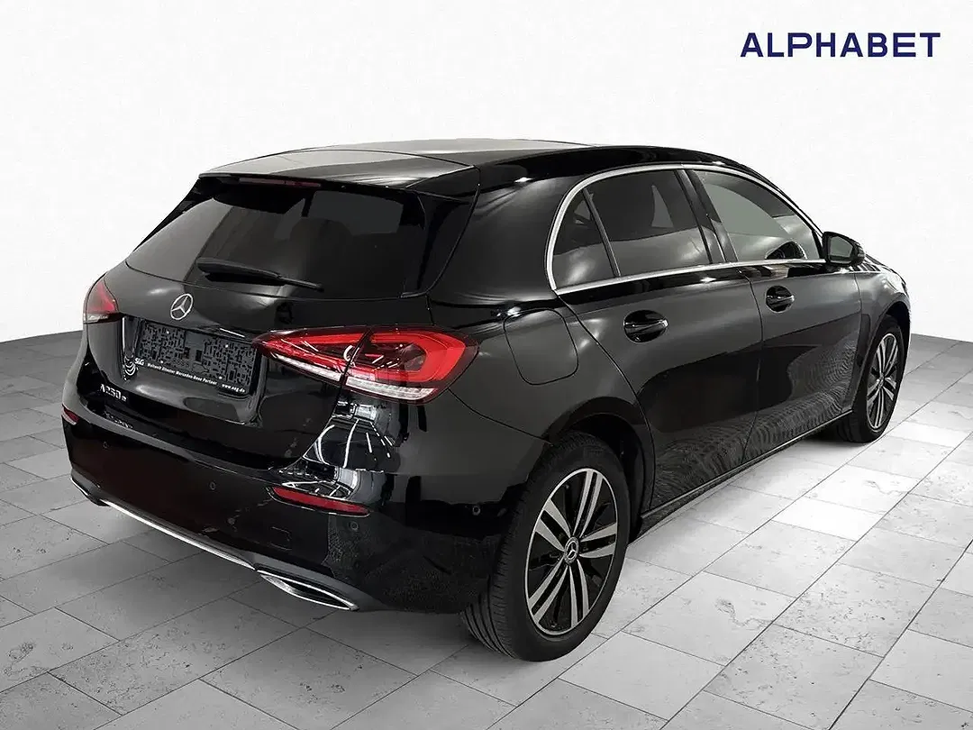 Mercedes-Benz A 250 AUT Progressive - Thumbnail 2
