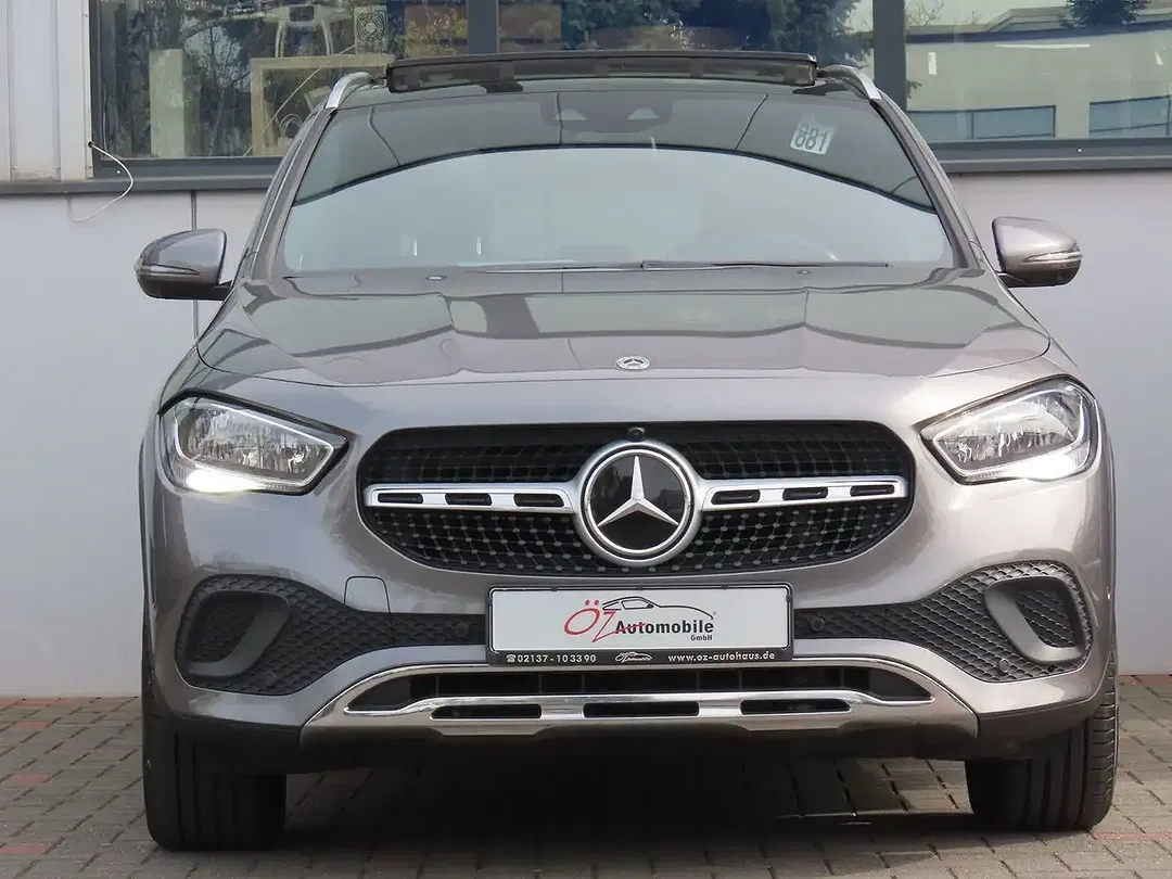 Mercedes-Benz GLA 220 Burmester - Thumbnail 2