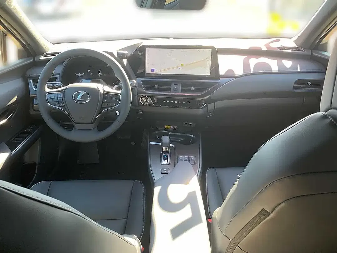 Lexus UX 300h 2.0 Hybrid F SPORT Design - Thumbnail 8