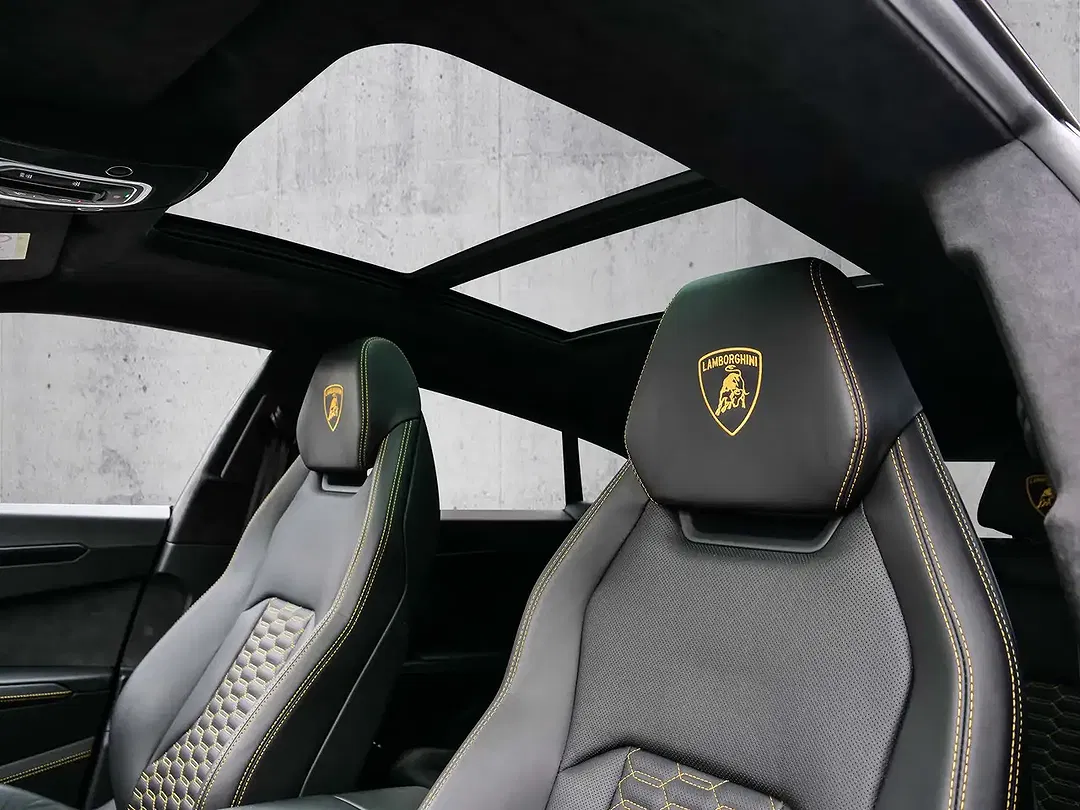 Lamborghini Urus - Thumbnail 11