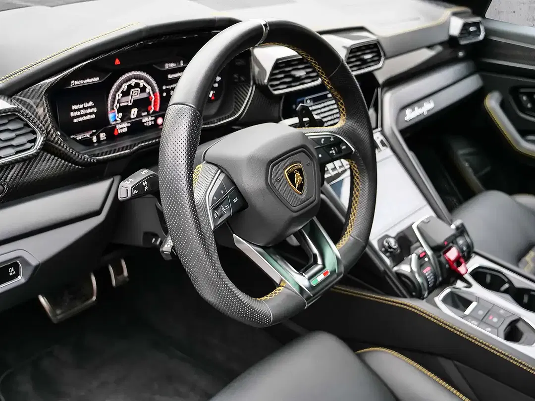 Lamborghini Urus - Thumbnail 12