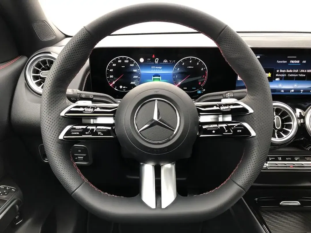 Mercedes-Benz GLB 200 Night - Thumbnail 10