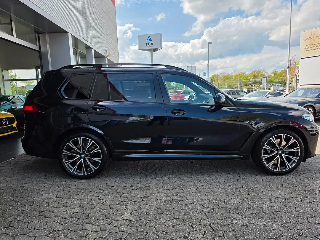 BMW X7 xDrive M Sport - Thumbnail 4
