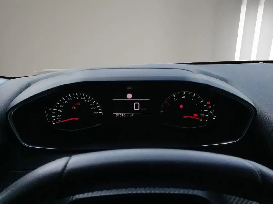 Peugeot 208 Active Pack - Thumbnail 11