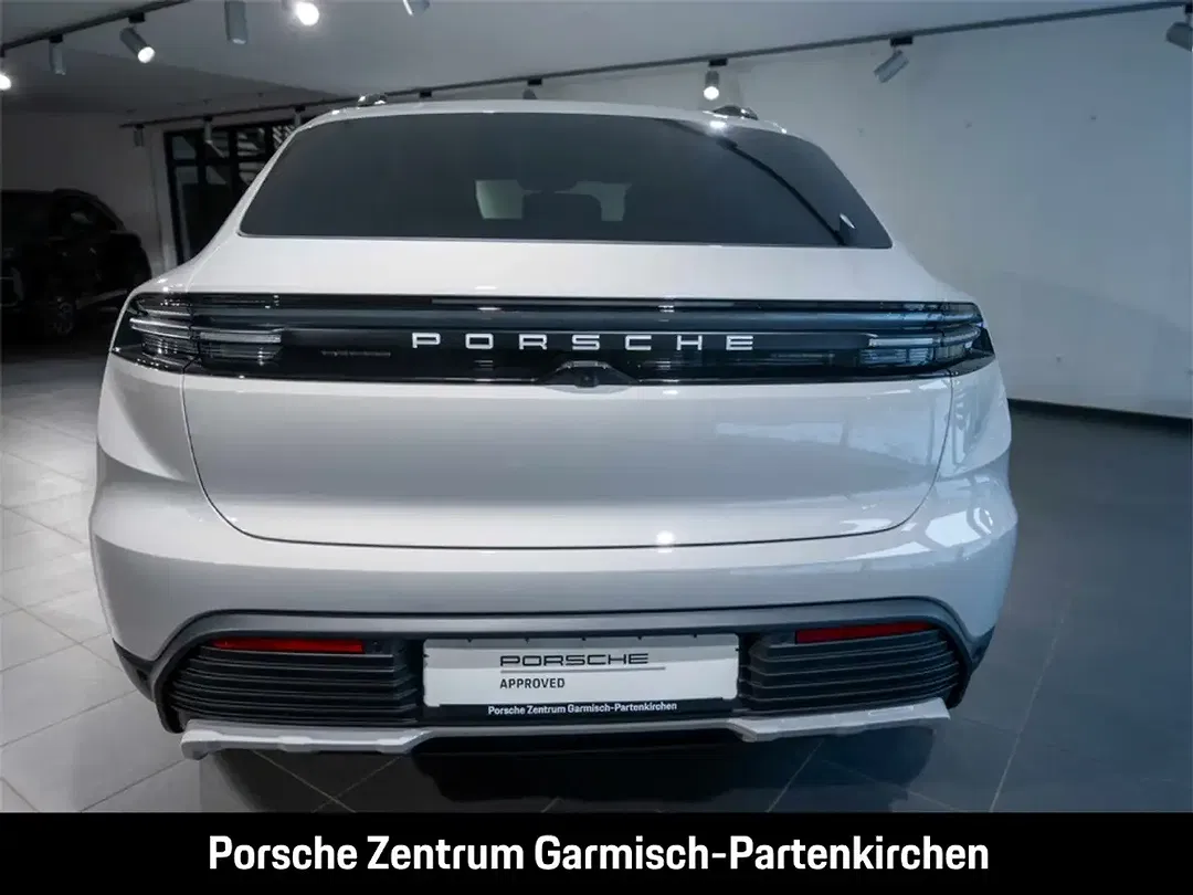 Porsche Macan 4 - Thumbnail 5