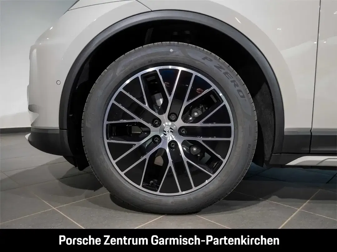 Porsche Macan 4 - Thumbnail 6