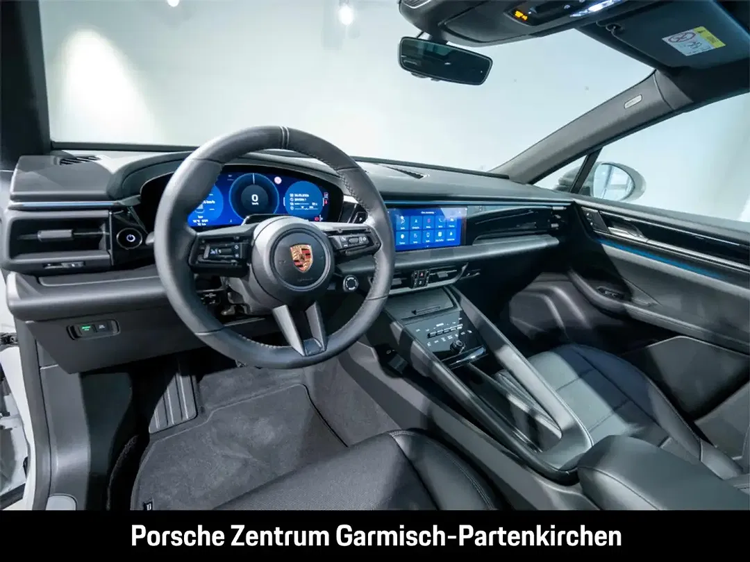 Porsche Macan 4 - Thumbnail 7