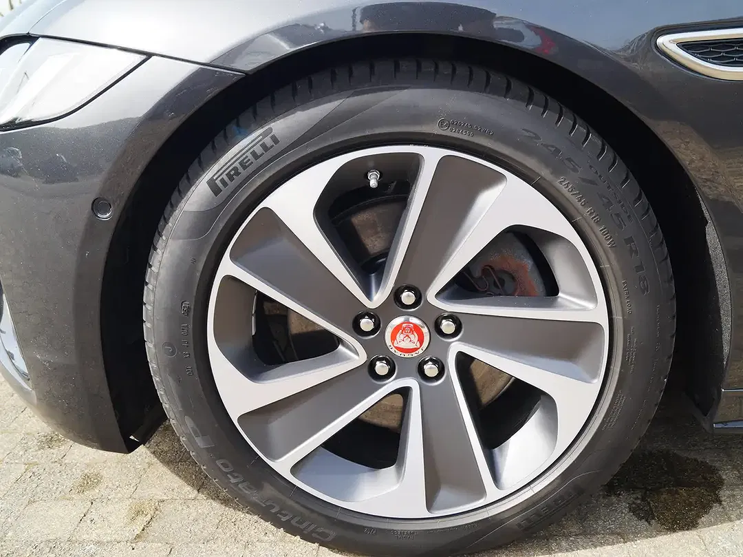 Jaguar XF D200 R-Dynamic S - Thumbnail 9