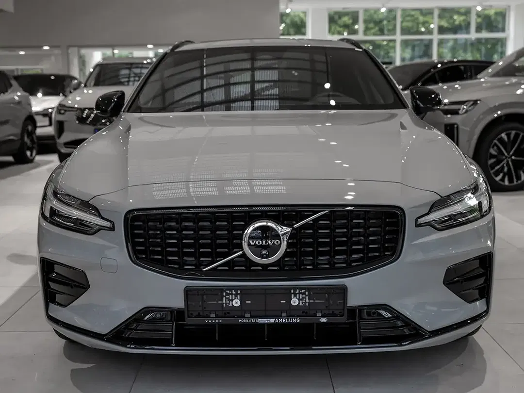 Volvo V60 B4 Plus Dark - Thumbnail 3