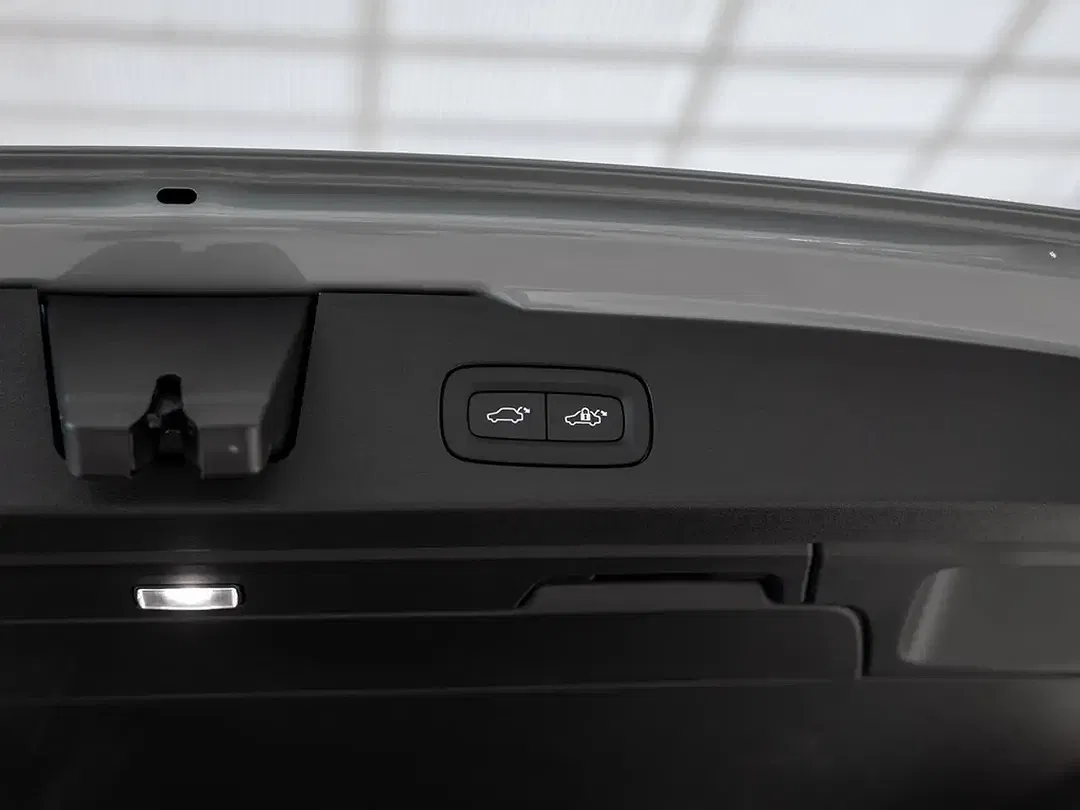 Volvo V60 B4 Plus Dark - Thumbnail 9
