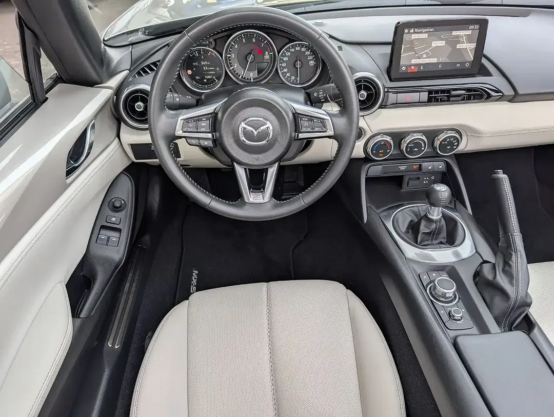 Mazda MX-5 - Thumbnail 12