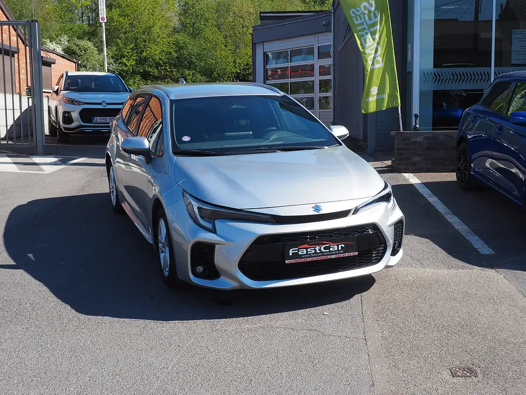 Suzuki Swace 1.8 CVT GLX - foto 2