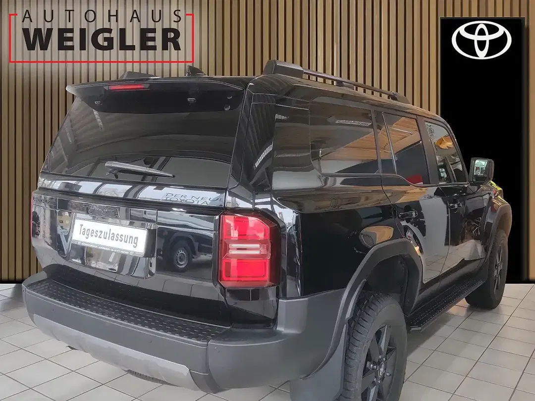 Toyota Land Cruiser 2.8 4x4 Executive - Thumbnail 3