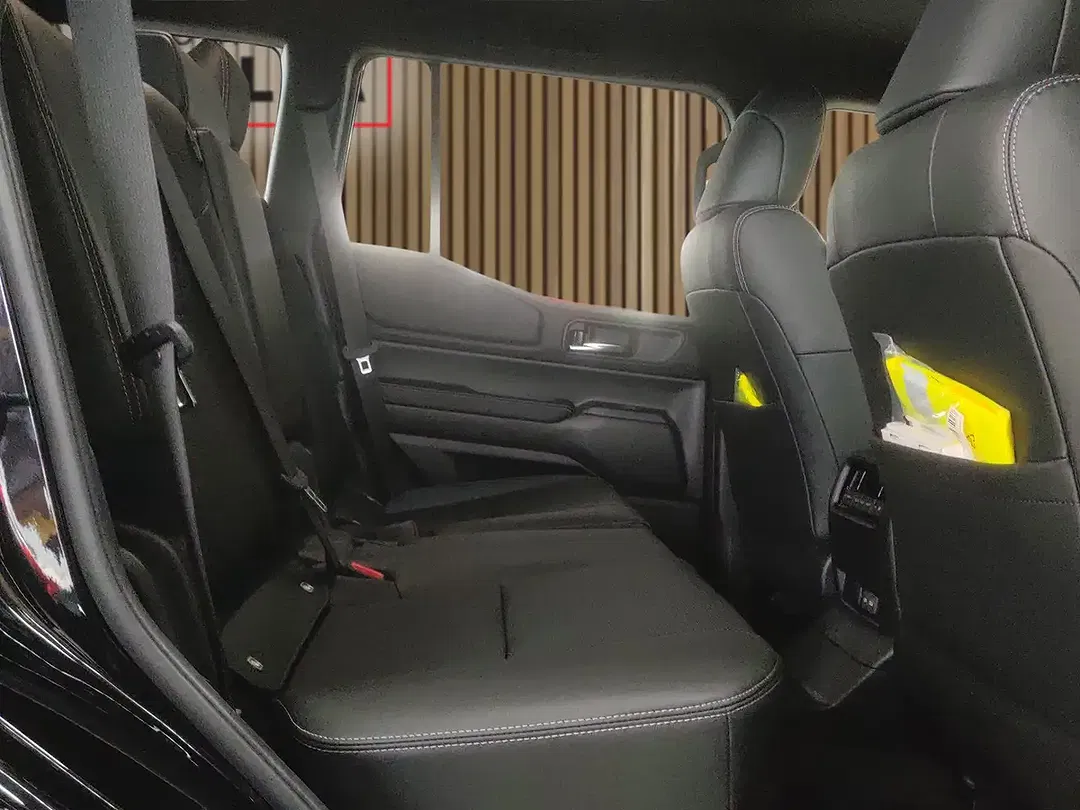 Toyota Land Cruiser 2.8 4x4 Executive - Thumbnail 9