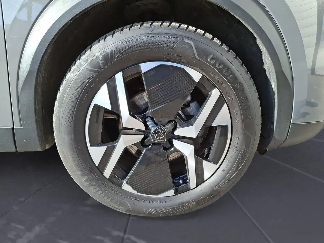 Peugeot 2008 130 PureTech EAT8 GT - Thumbnail 11