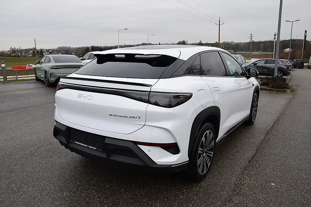 BYD Sealion 7 AWD Excellence - Thumbnail 3
