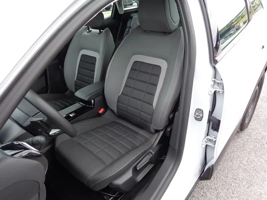 Citroen C4 MHEV Plus - Thumbnail 10