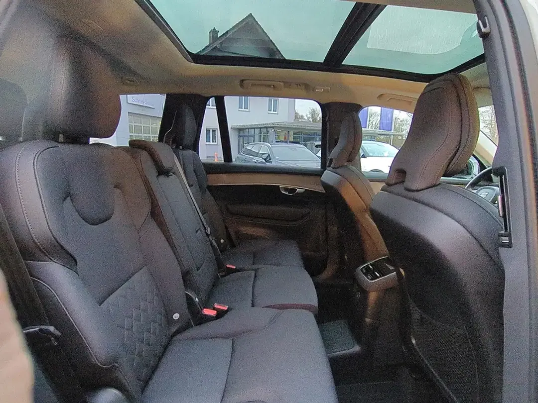 Volvo XC90 PHEV Hybrid AWD Recharge Plus Dark - Thumbnail 10