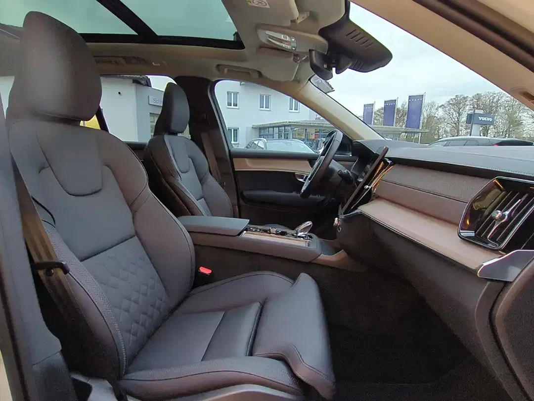 Volvo XC90 PHEV Hybrid AWD Recharge Plus Dark - Thumbnail 11