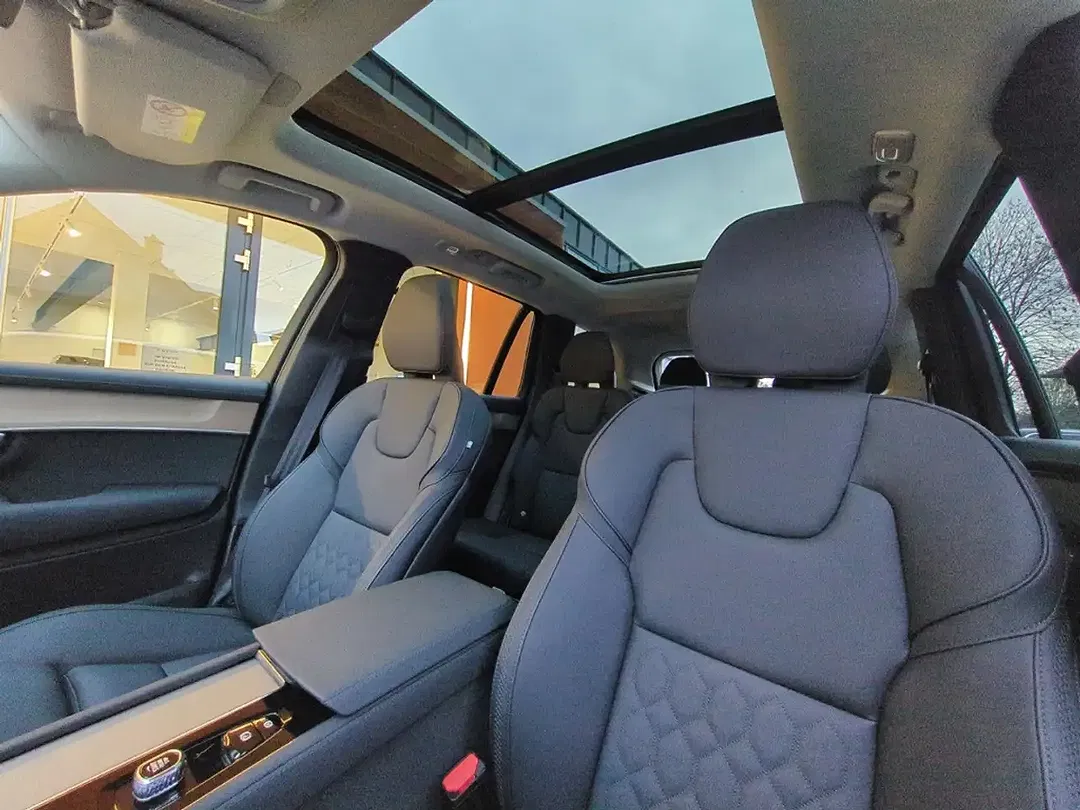 Volvo XC90 PHEV Hybrid AWD Recharge Plus Dark - Thumbnail 12