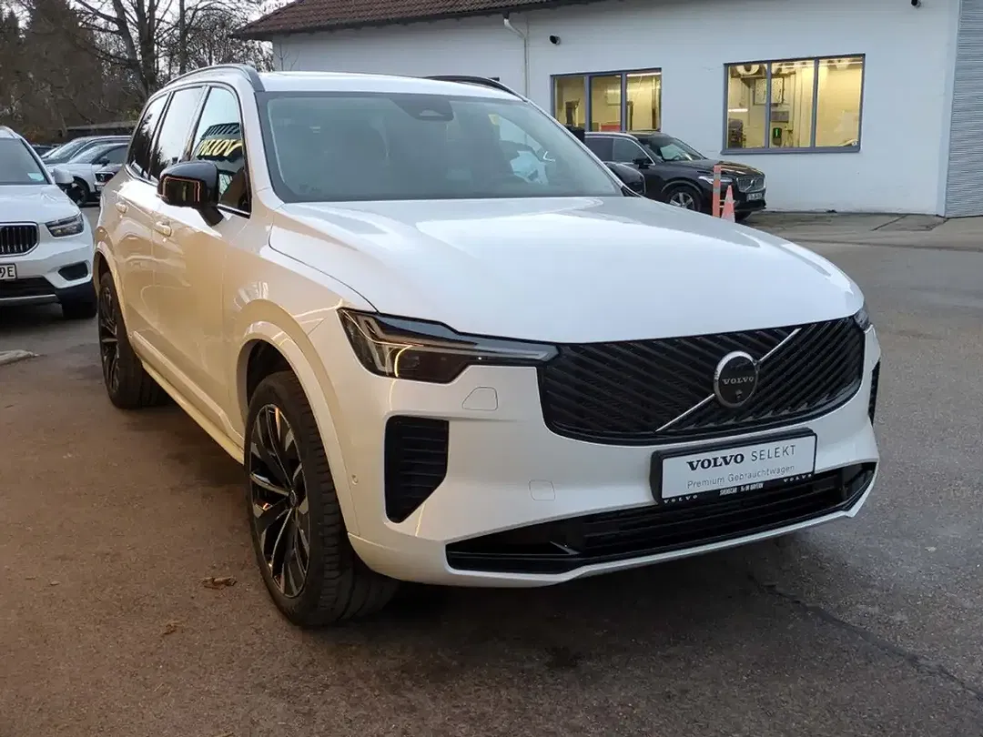 Volvo XC90 PHEV Hybrid AWD Recharge Plus Dark - Thumbnail 3