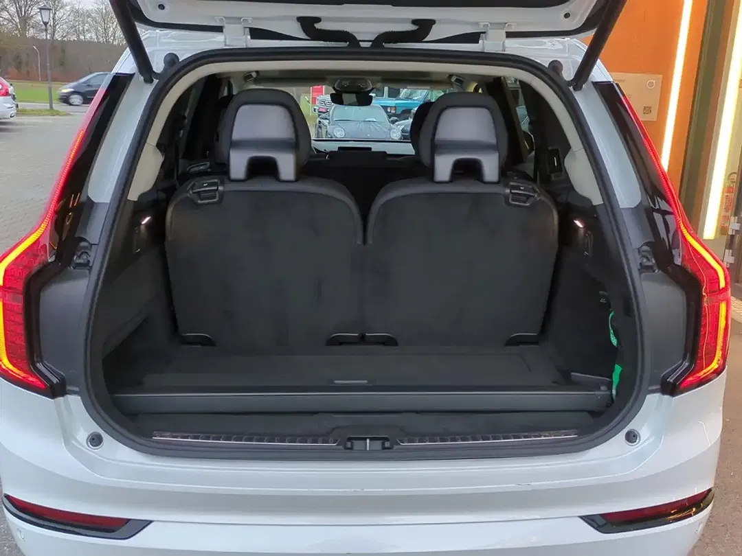 Volvo XC90 PHEV Hybrid AWD Recharge Plus Dark - Thumbnail 6