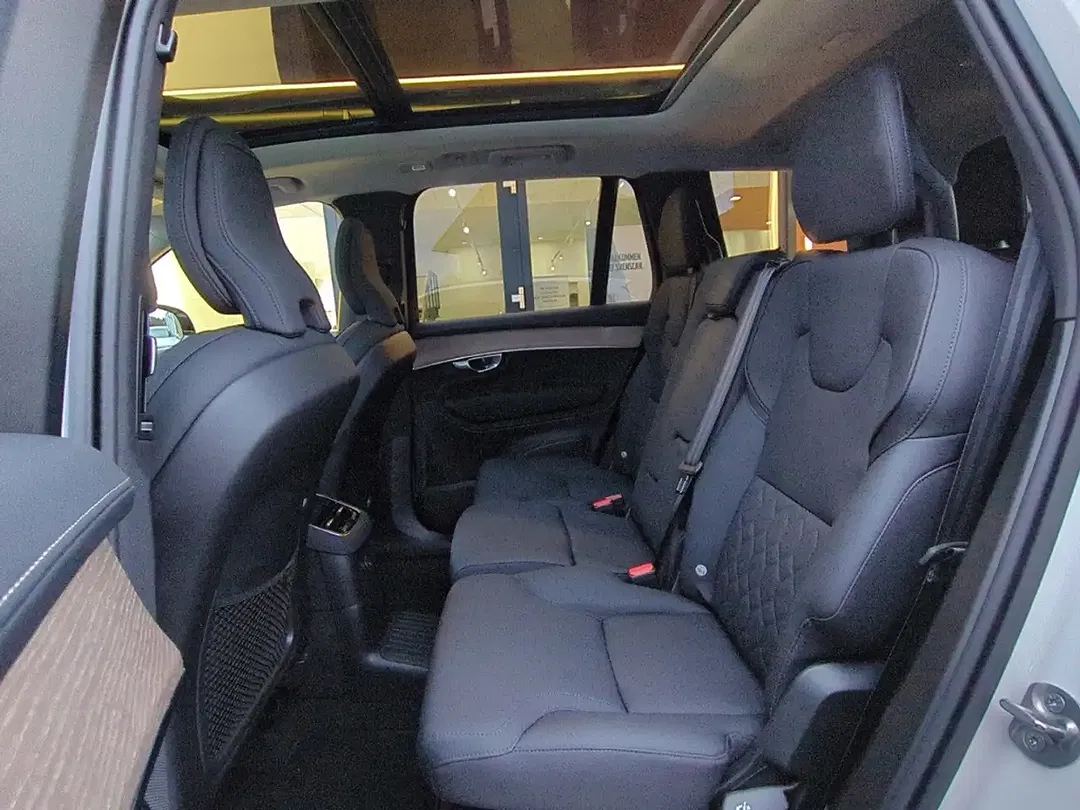 Volvo XC90 PHEV Hybrid AWD Recharge Plus Dark - Thumbnail 9