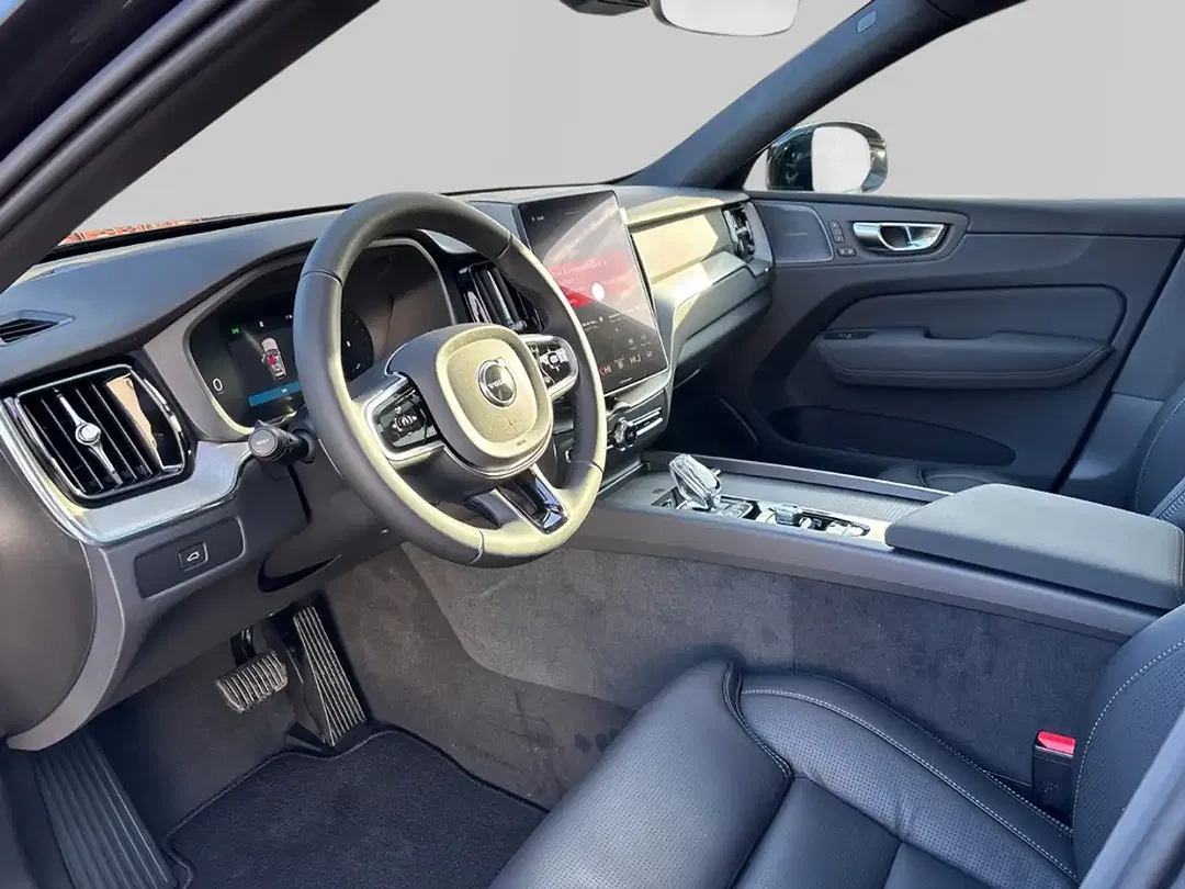 Volvo XC60 B5 AWD Plus Black Edition - Thumbnail 10