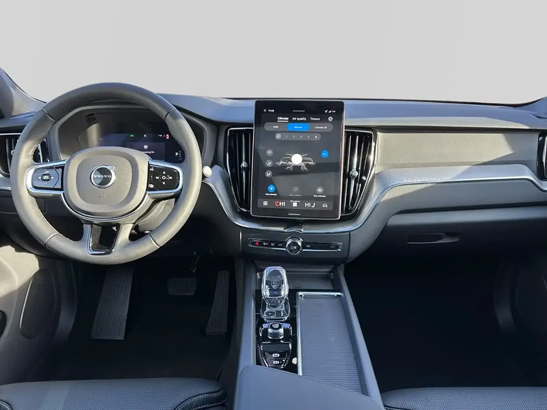 Volvo XC60 B5 AWD Plus Black Edition - Thumbnail 4
