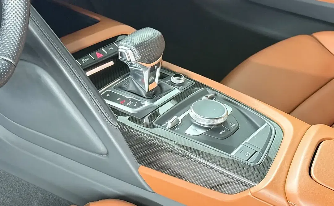 Audi R8 5.2 FSI performance - Thumbnail 9