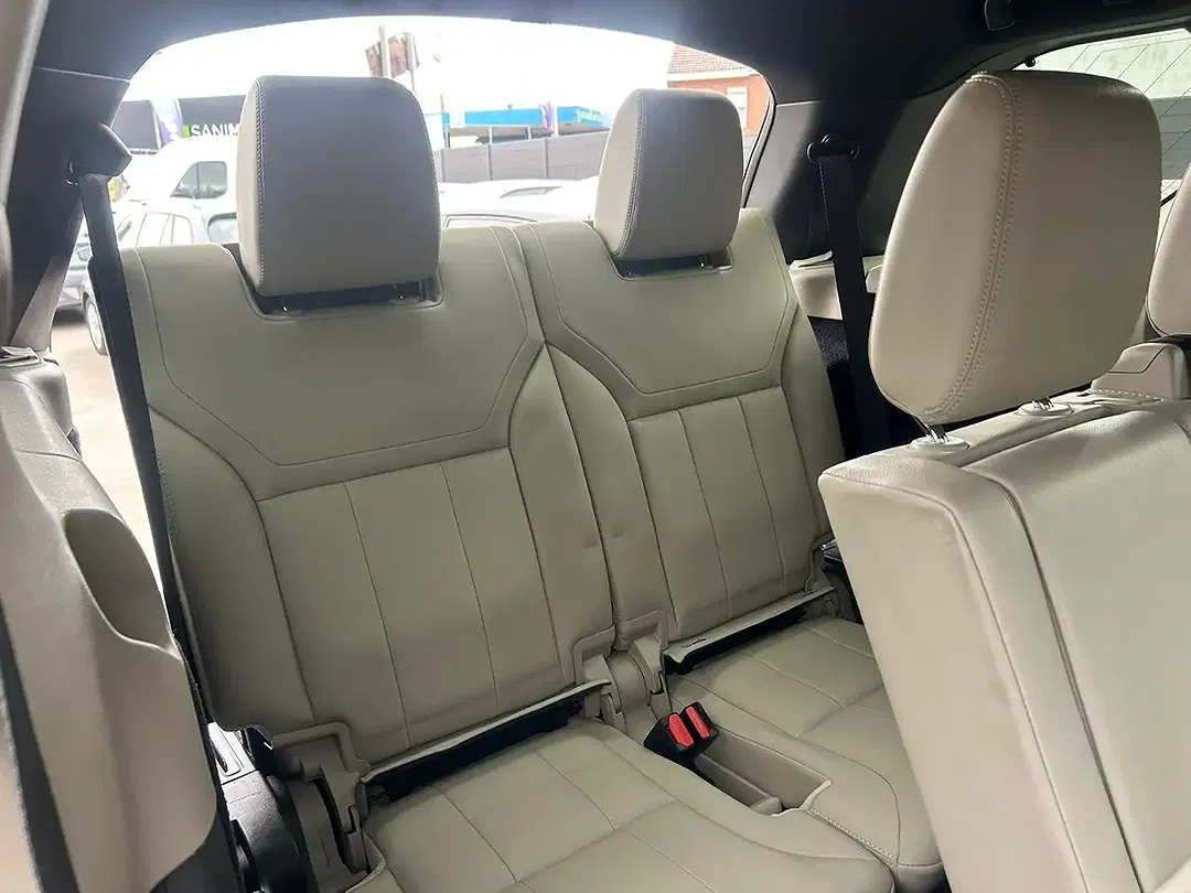 Land Rover Discovery 2.0 SD4 HSE Luxury - Thumbnail 10